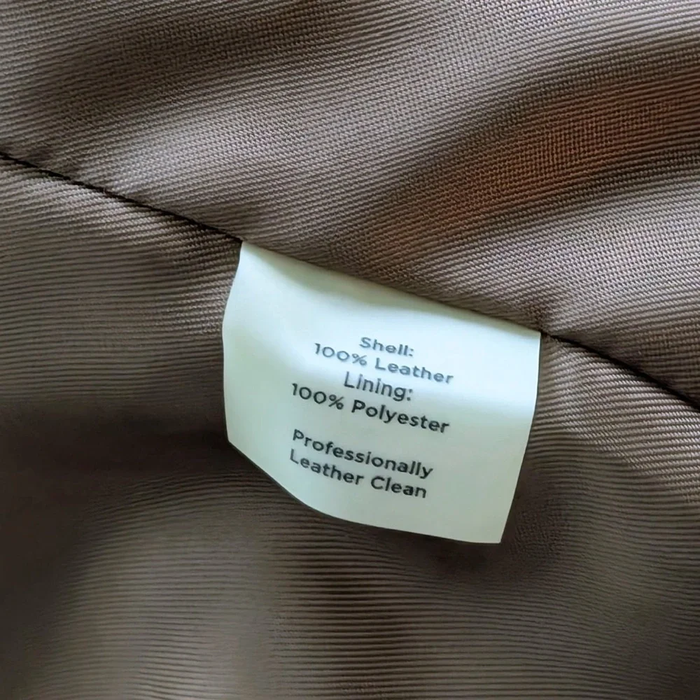 Talbots Suede Jacket Women’s Size 14
Coffee Brown One button front with pockets - Picture 6 of 6